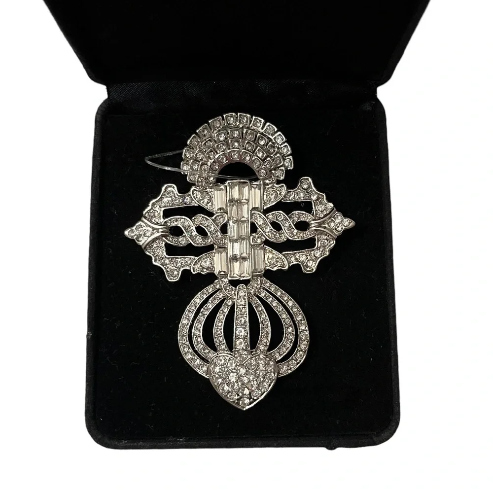 Unique TEN79LA Rhinestone Brooch - Sparkling Statement Pin